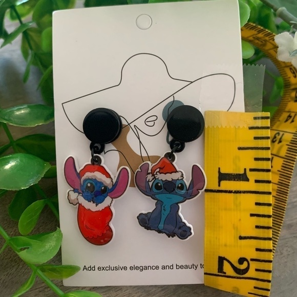 Lilo and Stitch Chris Earrings - Picture 5 of 6